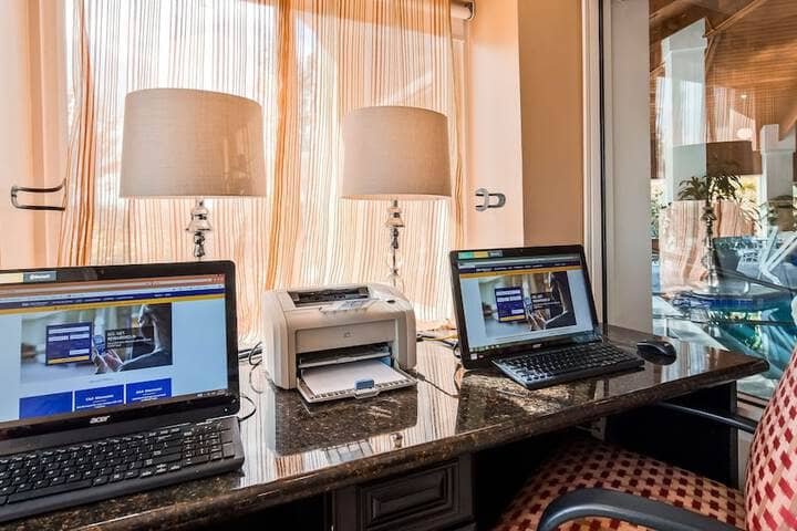 Business Center 16 of 18